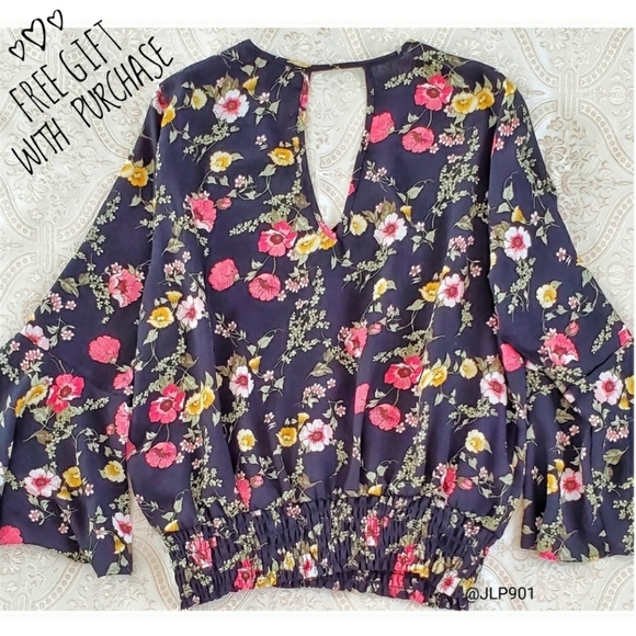 ᴋᴀɪɪ ʙᴇʟʟ sʟᴇᴇᴠᴇ ᴛᴏᴘ - Picture 2 of 6